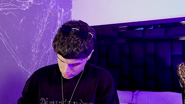 DeclanAndZoe's cam snapshot