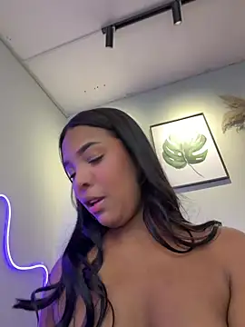 MIAROGGERSS's cam snapshot