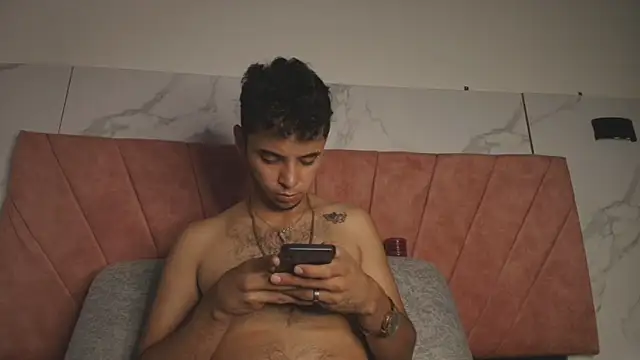 HellAndDante_'s cam snapshot