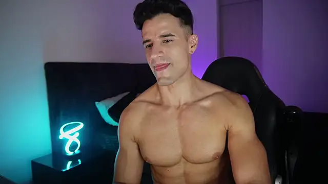 Tom_Heaton's cam snapshot