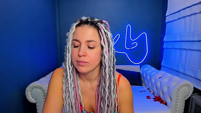 rock_n_roxy's cam snapshot