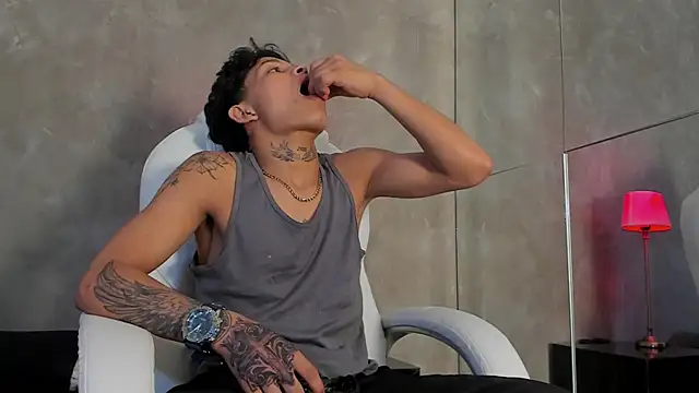 Renzo_Dogan's cam snapshot