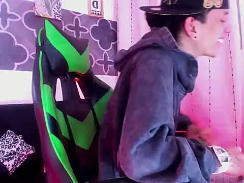 Skinny_batman's cam snapshot