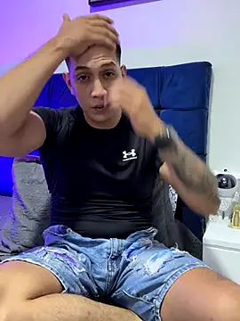 OliverWest04's cam snapshot