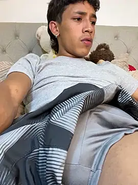 Ostin18hot's cam snapshot