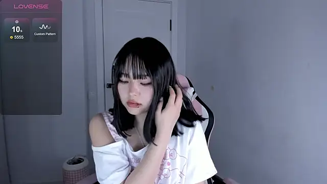 hee_young11's cam snapshot