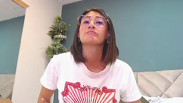 SharisWillian live sex cam