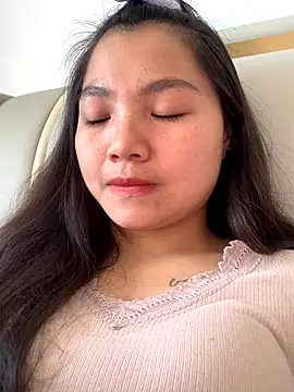 Emlyly-18's cam snapshot