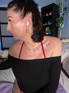 SweetandSluttyMilf live sex cam