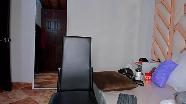 Keyla_Milf live sex cam