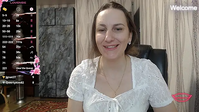 Yevgeshka-Milashka live sex cam