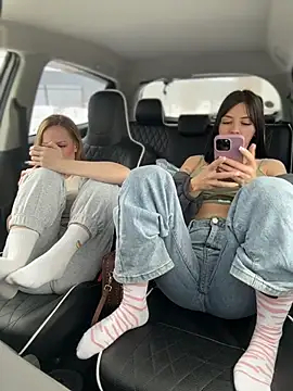 JulliaVegas live sex cam