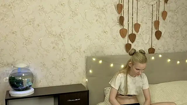 NaomiSwetheart's cam snapshot