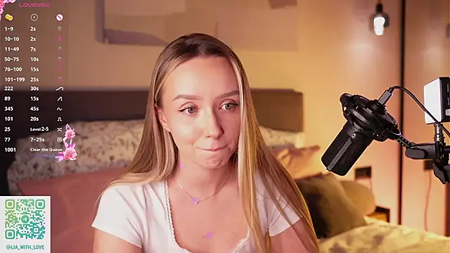 HollisBeckett live sex cam