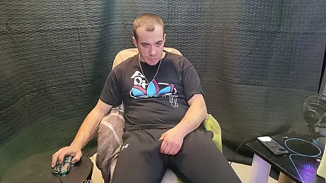 ScubaStevex's cam snapshot