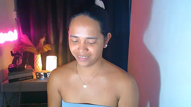 Lorainnelustts live sex cam