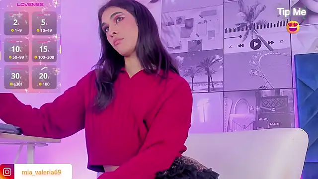 MiaCavallii_ live sex cam