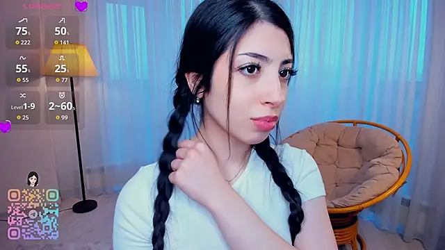 TonjaNeace live sex cam