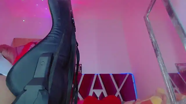 Latinabigcock live sex cam