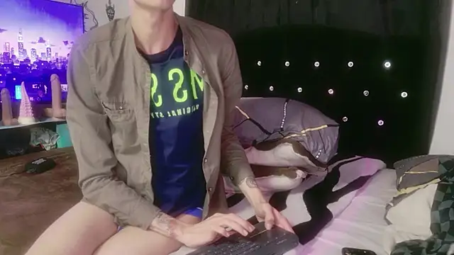 Tyler_cat's cam snapshot