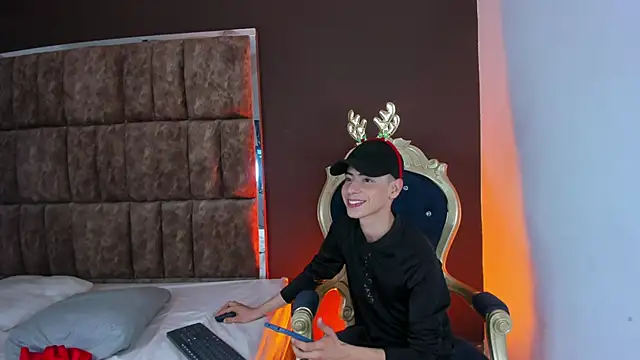 Sebastian_Reed's cam snapshot