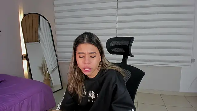 Rachell_criss's cam snapshot