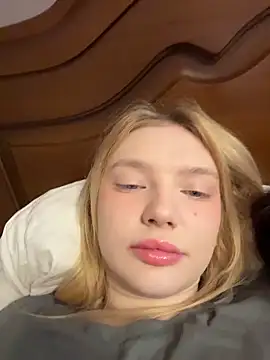 ErikaMuse's cam snapshot