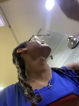 Maxim-Walker live sex cam