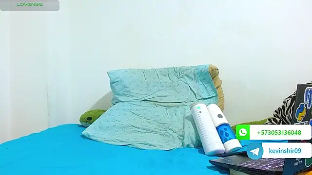 noah_miyake's cam snapshot