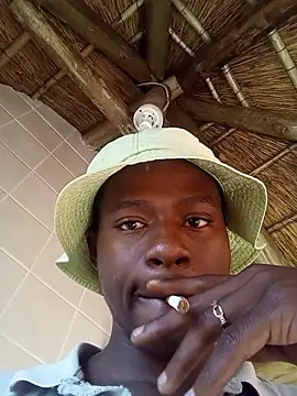 younggblackkCOCK19's cam snapshot