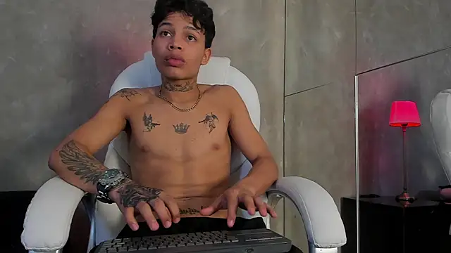 Renzo_Dogan's cam snapshot