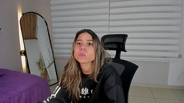 Rachell_criss's cam snapshot