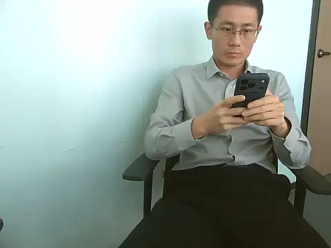 miniyellower live sex cam