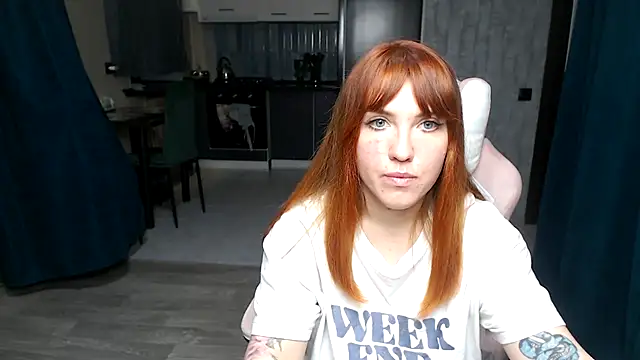 Reginasmilee live sex cam