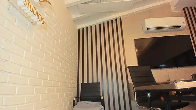 loladupont's cam snapshot