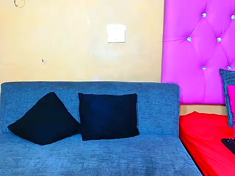 Prettybrowngirl's cam snapshot