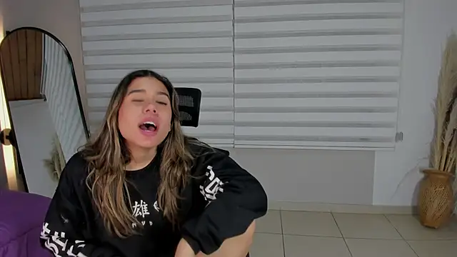 Rachell_criss's cam snapshot