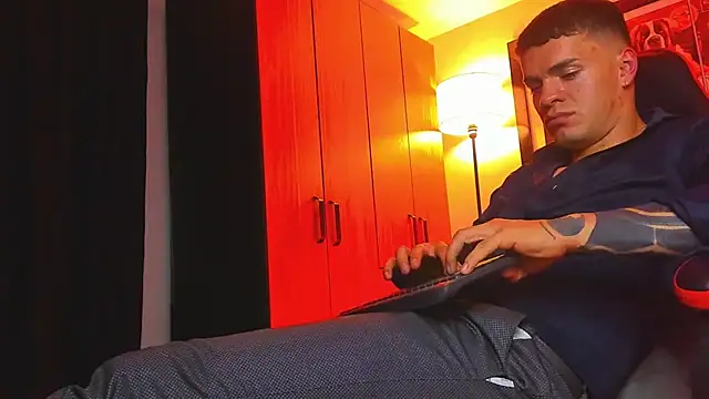 ALPHA_DOMINUS_'s cam snapshot