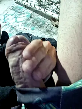 brzz15cm's cam snapshot