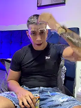 OliverWest04's cam snapshot