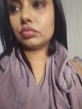 Indian_GlowingMiax live sex cam