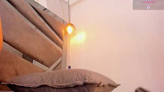 Lilyh_Zulu's cam snapshot