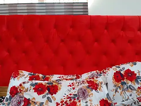 DesiredQueen26's cam snapshot