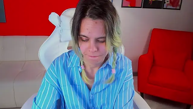 LiraBelle's cam snapshot