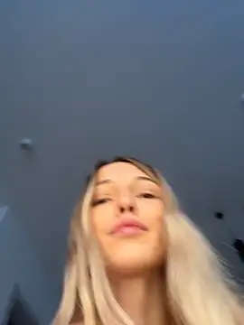 Adelina0001 live sex cam