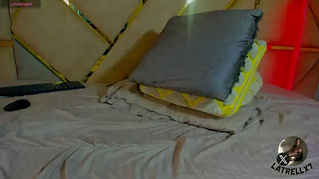 Latrellx7 live sex cam