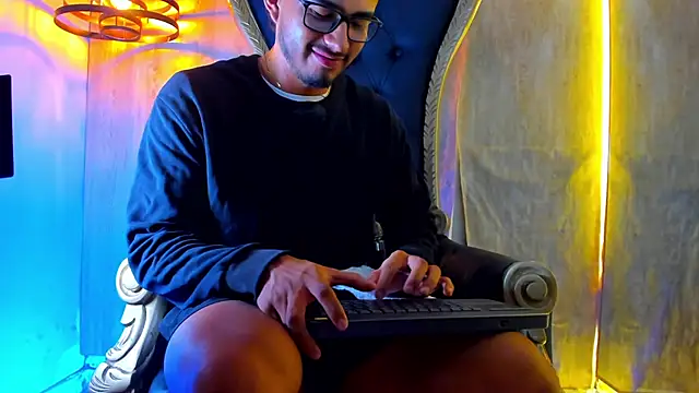 thaddeus_king live sex cam