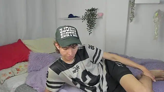 santy-kitty live sex cam