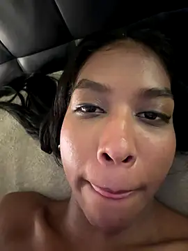 IamCrystal2 live sex cam