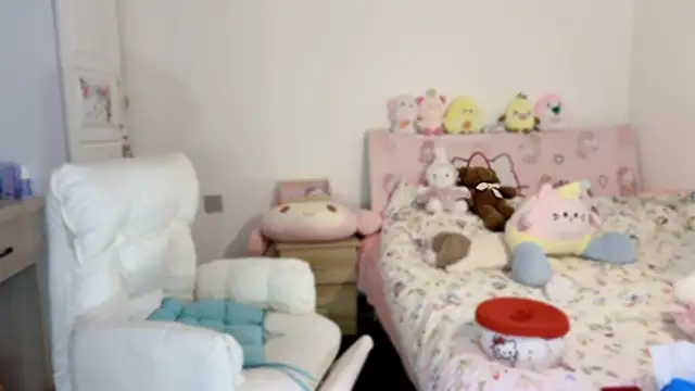 Onecutelittle live sex cam